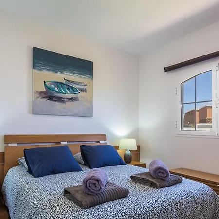 Villa Perfect For Family Holidays With Private Pool, Near And Golf- Ashley