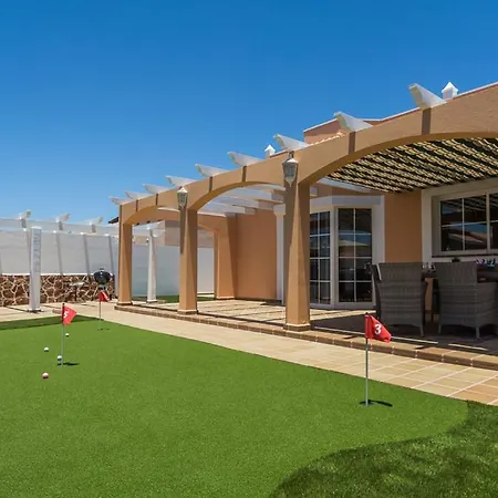 Perfect For Family Holidays With Private Pool, Near And Golf- Ashley Villa