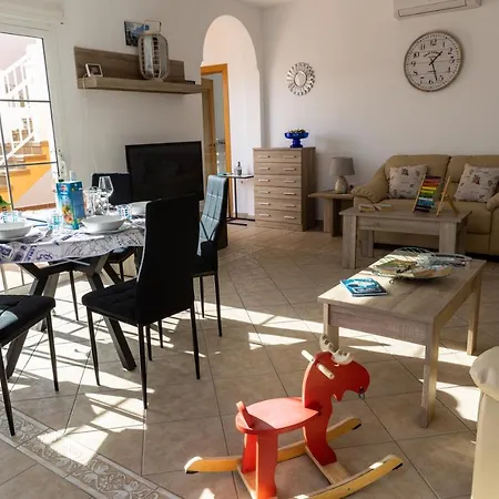 Villa Perfect For Family Holidays With Private Pool, Near And Golf- Ashley *