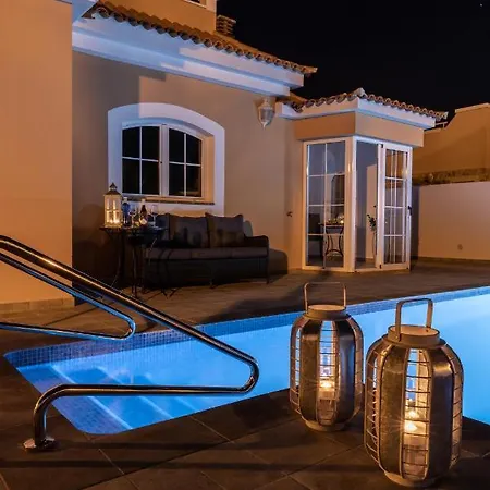 Perfect For Family Holidays With Private Pool, Near And Golf- Ashley Costa De Antigua