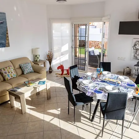 Villa Perfect For Family Holidays With Private Pool, Near And Golf- Ashley *