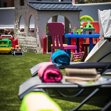 Βίλα Perfect For Family Holidays With Private Pool, Near And Golf- Ashley