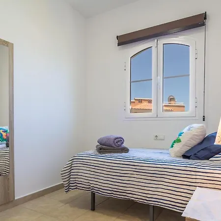 Perfect For Family Holidays With Private Pool, Near And Golf- Ashley