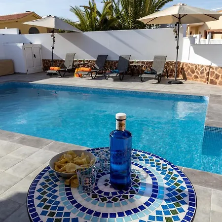 Perfect For Family Holidays With Private Pool, Near And Golf- Ashley *