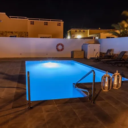 Perfect For Family Holidays With Private Pool, Near And Golf- Ashley Villa *