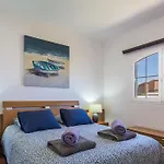 Villa Perfect For Family Holidays With Private Pool, Near And Golf- Ashley
