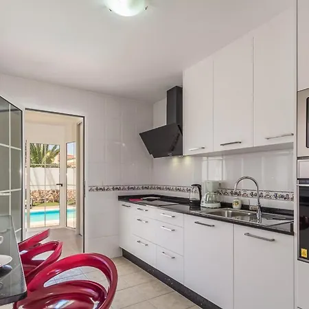 Perfect For Family Holidays With Private Pool, Near And Golf- Ashley Costa De Antigua